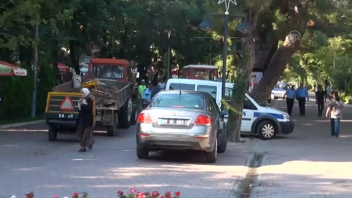 Belediye kaide yapmak istedi, polis stand açtı