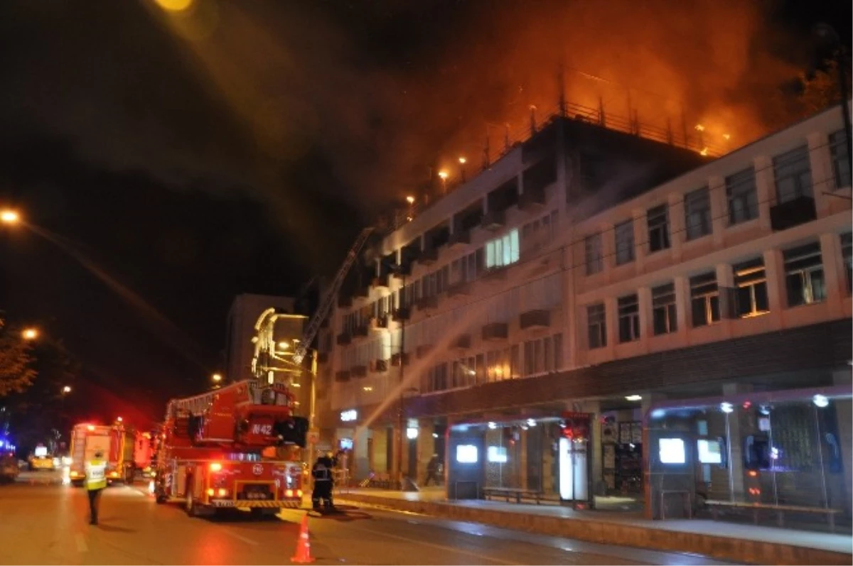 Bursa\'da Kafede Korkutan Yangın