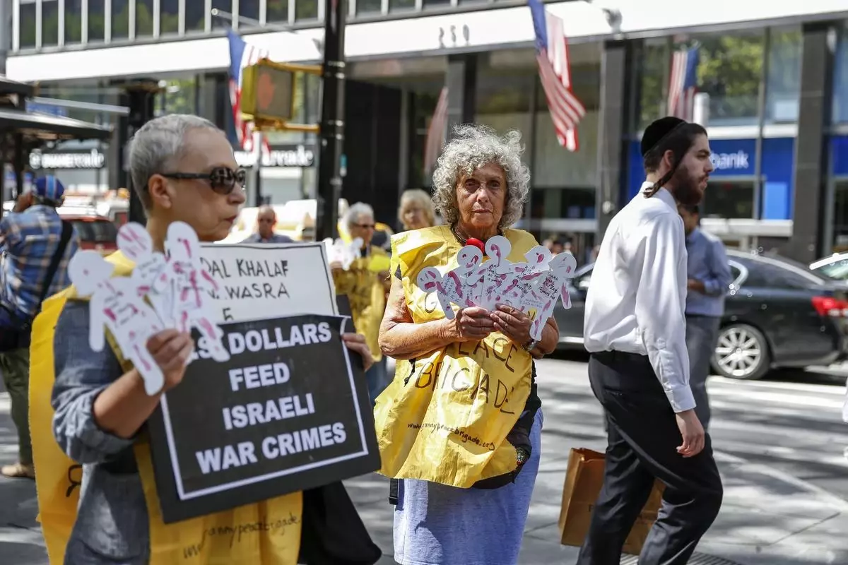 Büyükanne Barış Tugayı,new York\'ta Katledilen Gazzeli Çocukları Andı