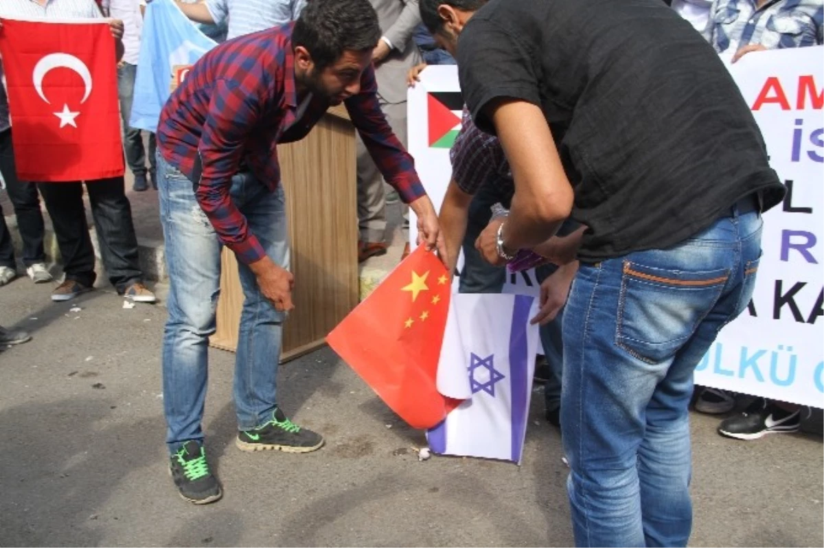Çin ve İsrail Bayrağı Yaktılar
