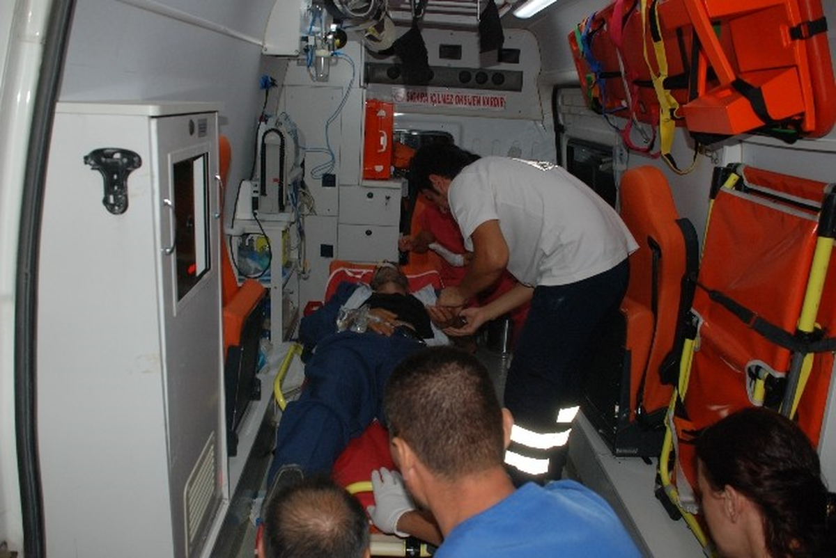 Düğünde Kayınpederini Alnından Yaraladı
