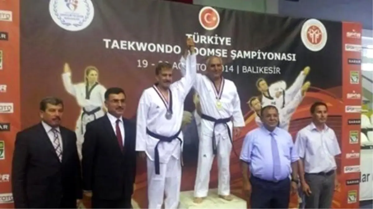 Enver Nazlı Taekwondo Poomsae Şampiyonasında Türkiye 2. Oldu