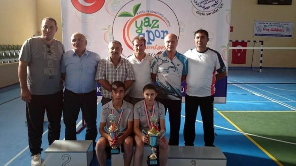 Erzincanlı Badmintoncular Gap Oyunlarında Şampiyon Oldu