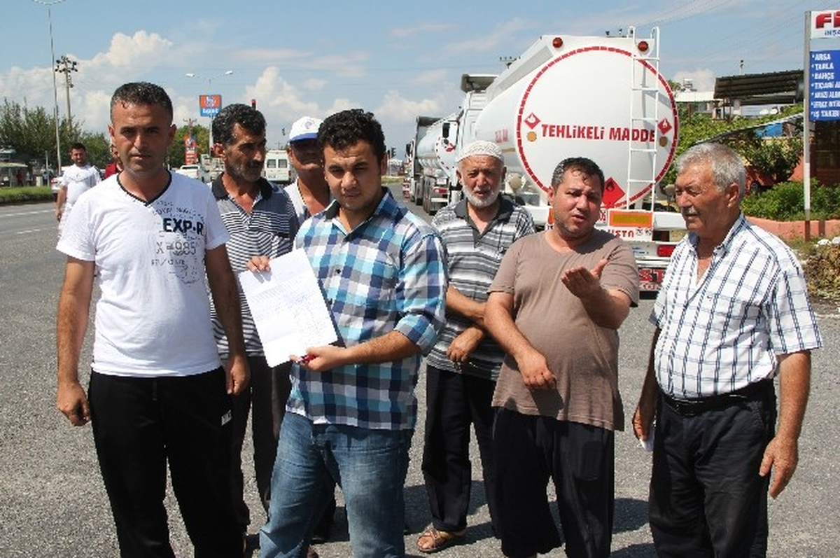 Evlerin Önündeki Tanker Kuyruğu Mahalleliyi Korkutuyor