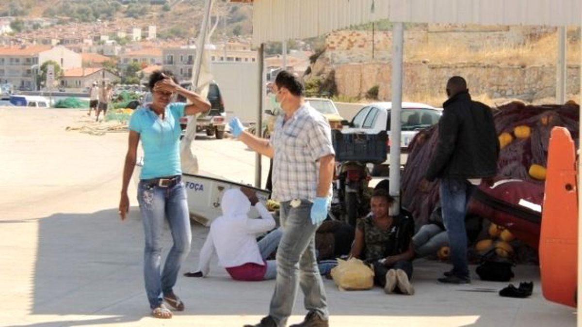 Foça\'da Afrika Kökenli 34 Kaçak Göçmen Yakalandı