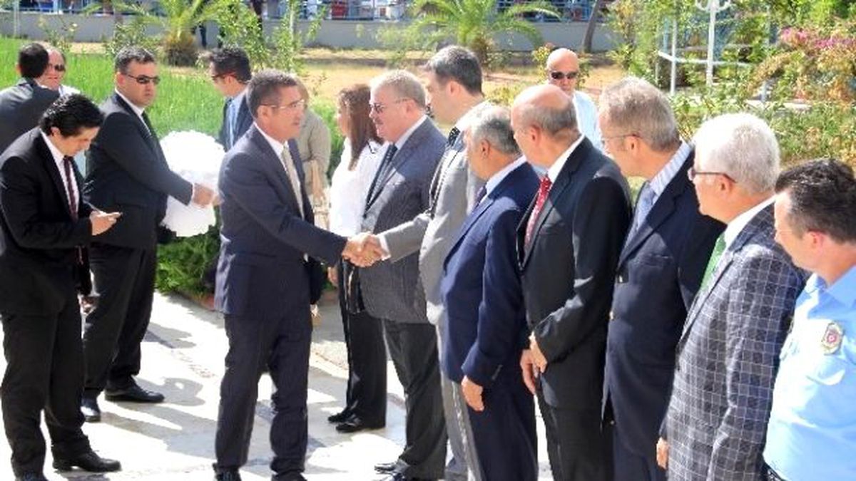 Gümrük ve Ticaret Bakanı Canikli Mersin\'de