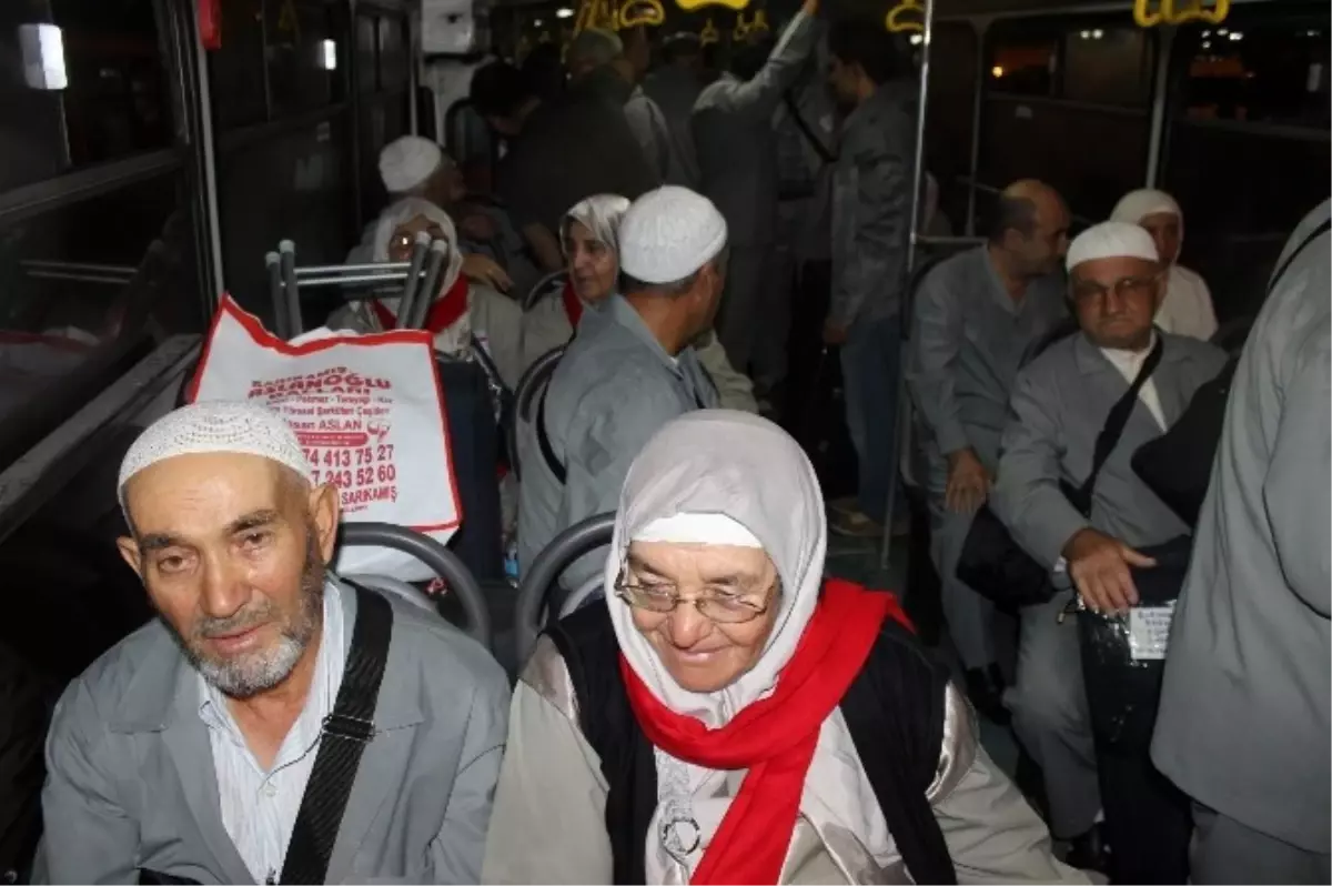 Hacı Adayları Kutsal Topraklara Uğurlandı