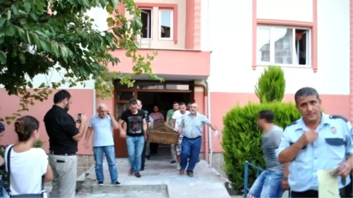 Kocaeli\'de İntihar