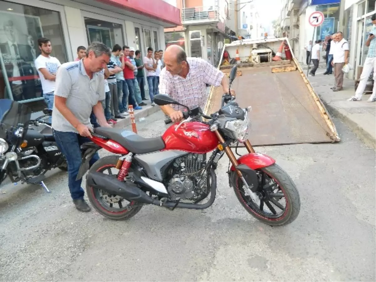 Tekirdağ\'daki Plakasız Motosikletler Toplanıyor