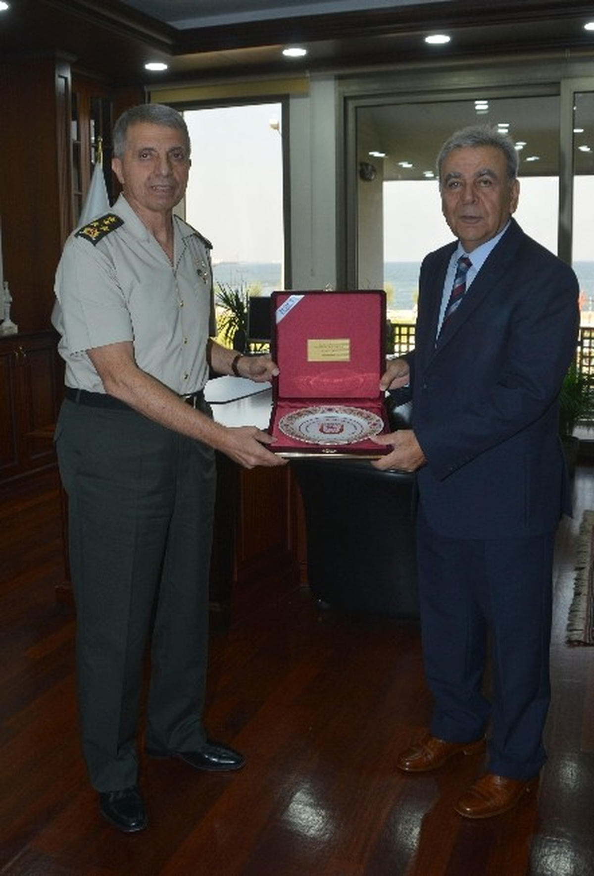 Yeni Ege Ordu Komutanı Mendi\'den Kocaoğlu\'na Ziyaret