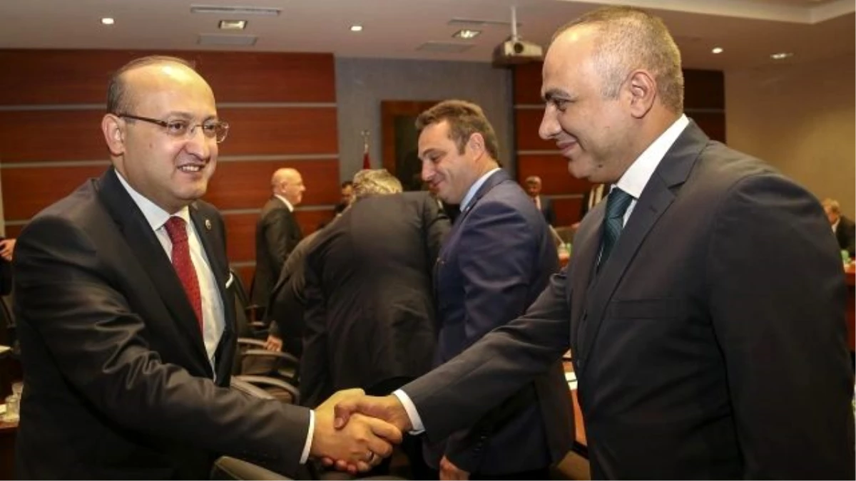 Başbakan Yardımcısı Akdoğan Medya Sektörü ile Bir Araya Geldi