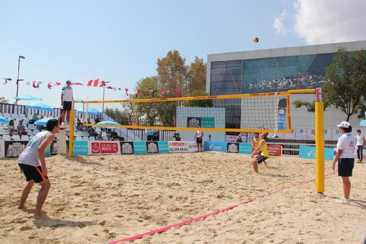 Beşiktaş\'ta Plaj Voleyboluna Start Verildi