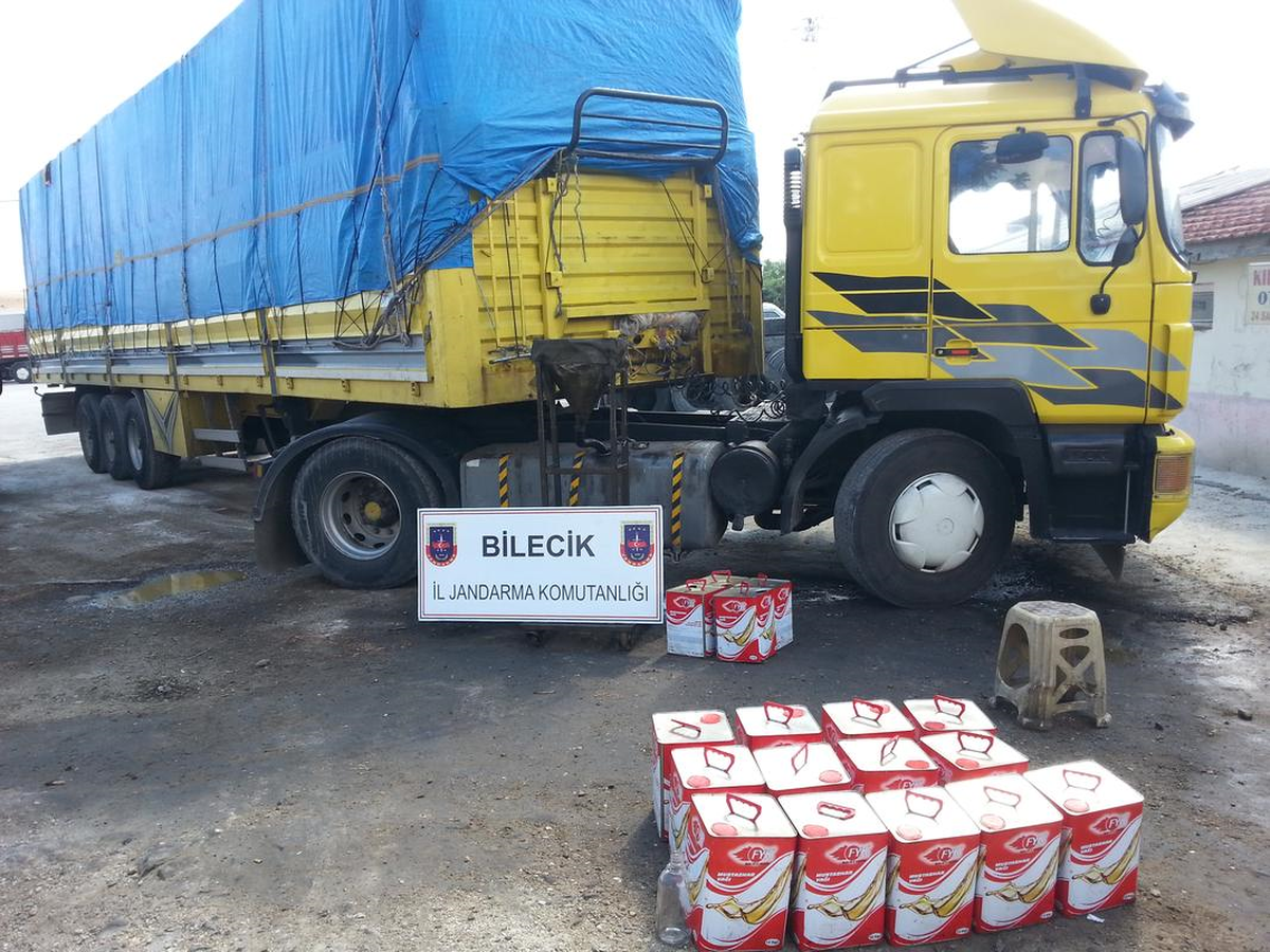 Bilecik\'te Bin 250 Litre Kaçak Madeni Yağ Ele Geçirildi