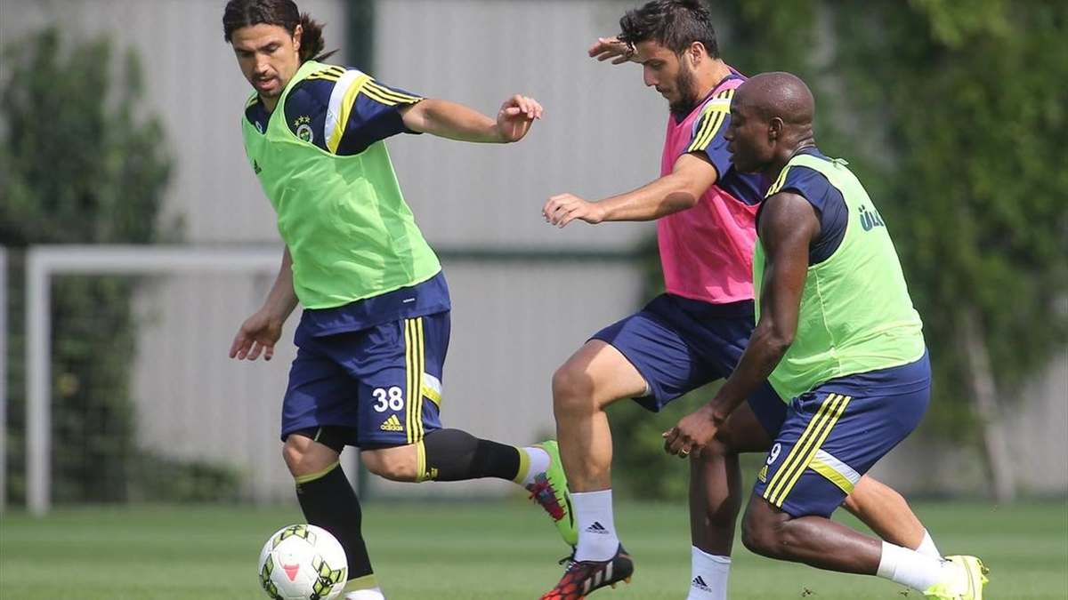 Fenerbahçe, Galatasaray ve Beşiktaş\'ın Toplamını Geçti