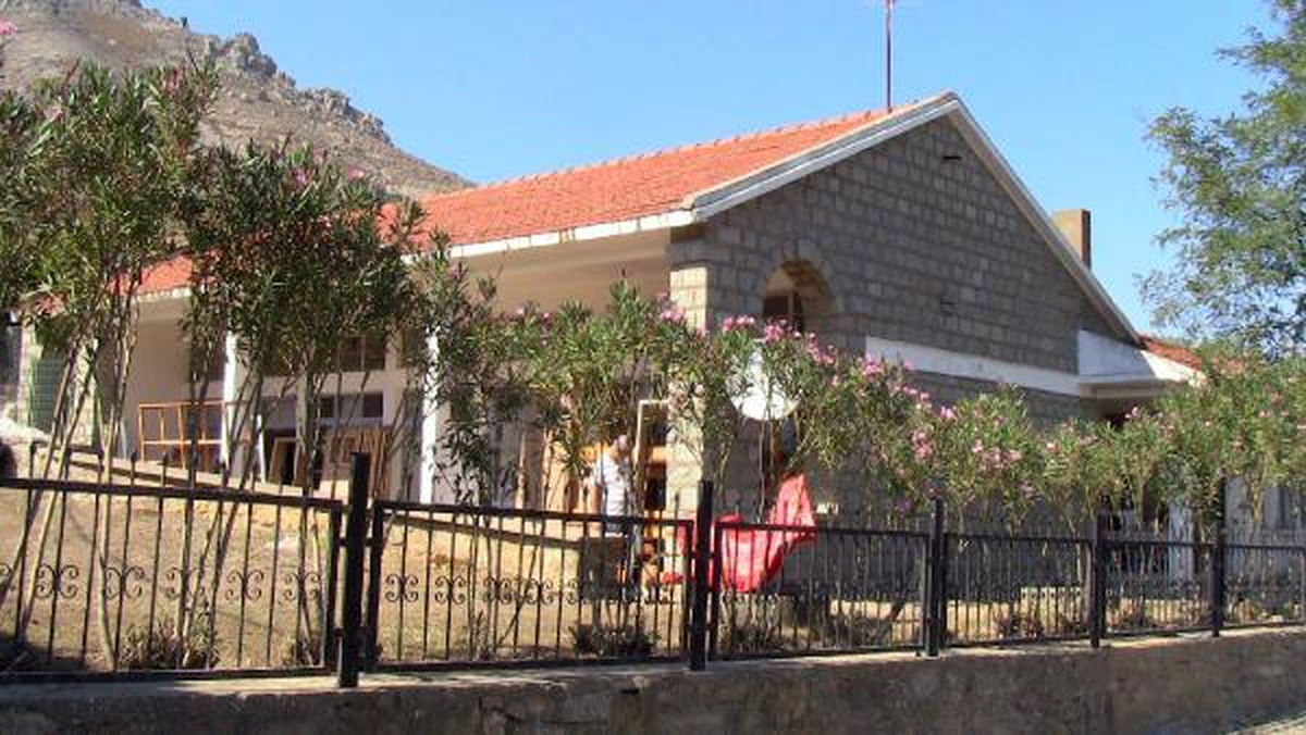 İnşaatı Bitmeyen Rum Ortaokuluna İzin Çıkmadı (2)