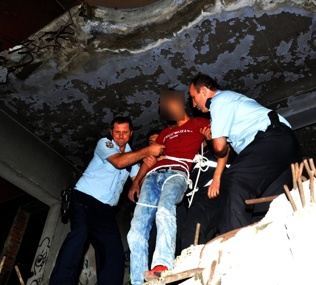Bursa\'da Polis, Bonzai Kullanan Çocukları Baygın Buldu