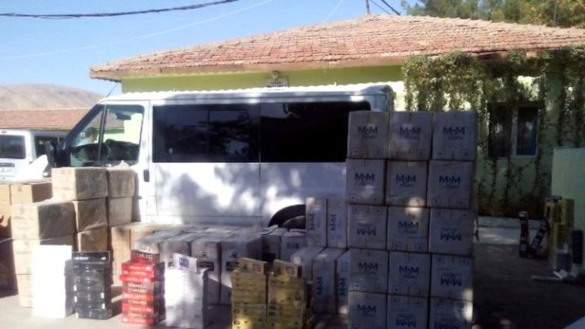 Siirt\'te 52 Bin 240 Paket Kaçak Sigara Ele Geçirildi