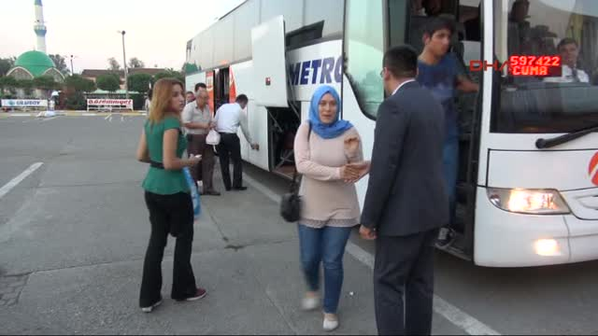 Üniversiteye Gidememe Korkusu Yaşayan Simge\'ye Belediye Sahip Çıktı