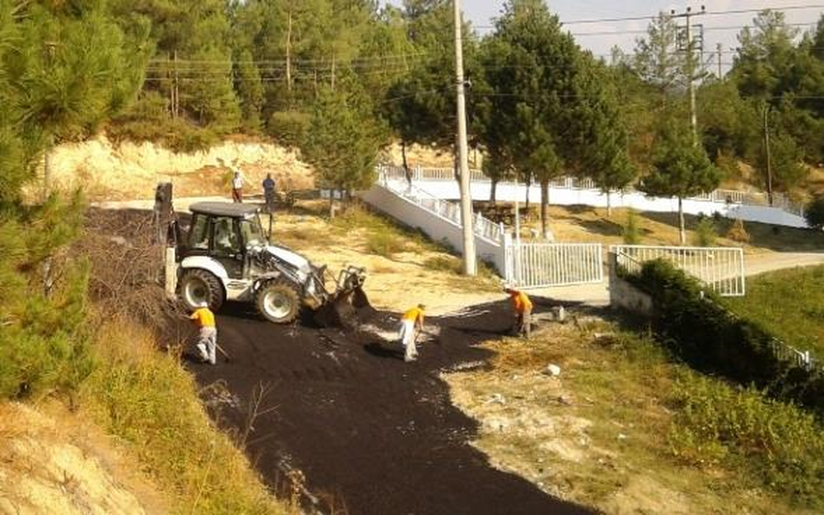 Asfaltlama Çalışmalarında Öncelik Okul Yoluna Verildi