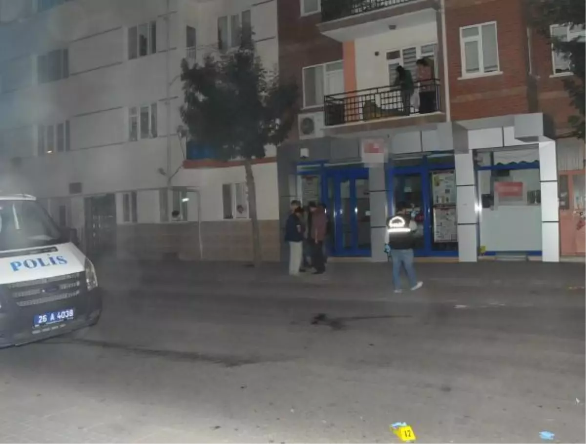 Eskişehir\'de Bomba Süsü Verilen Paket Heyecan Yarattı