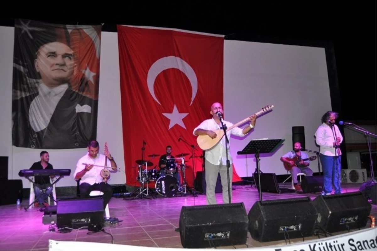 Foça Festivali\'nde Coşku Sürüyor