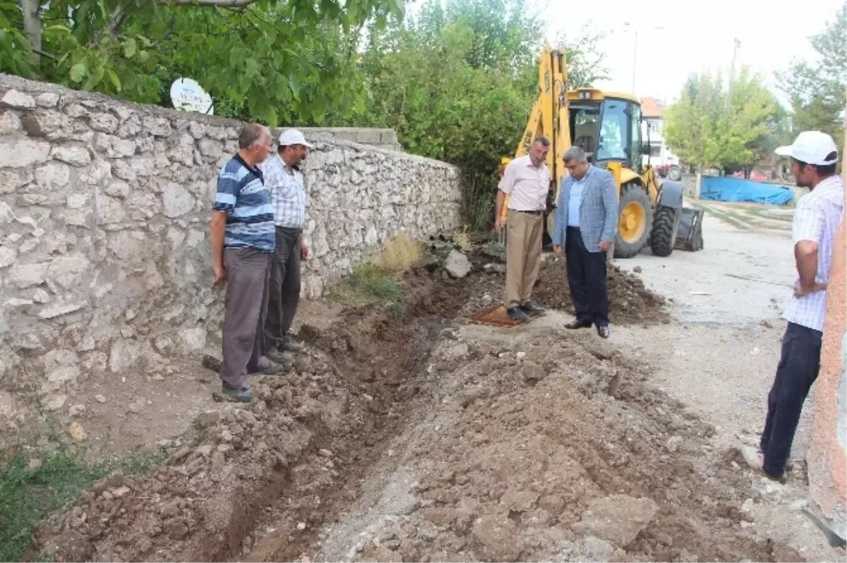 Okul Bahçesinde Kanalizasyon Çalışması