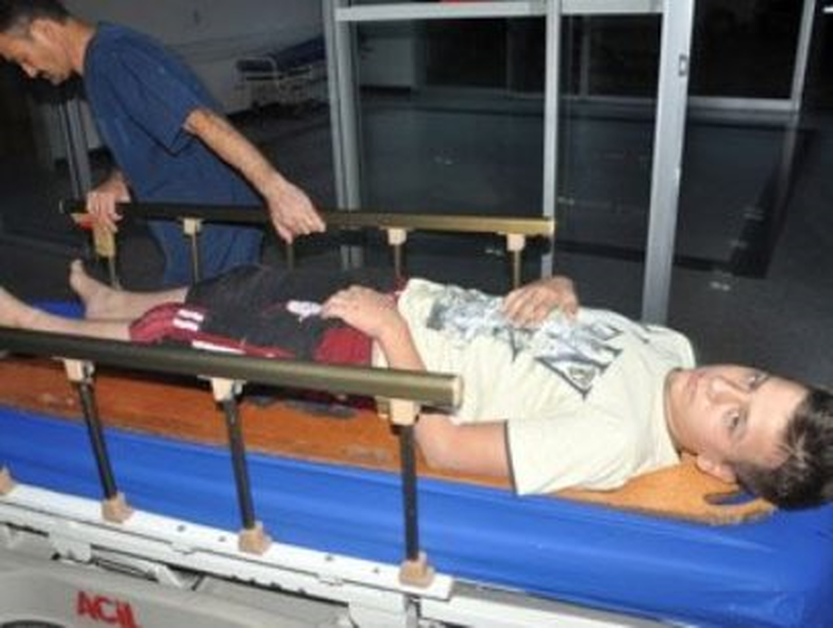 Turgutlu'da Uyurgezer Genç Balkondan Düştü, Burnu Bile Kanamadı