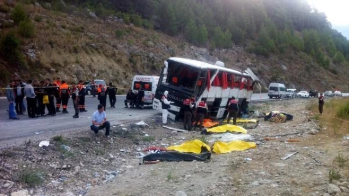 Antalya Yolunda Katliam Gibi Kaza: 13 Ölü