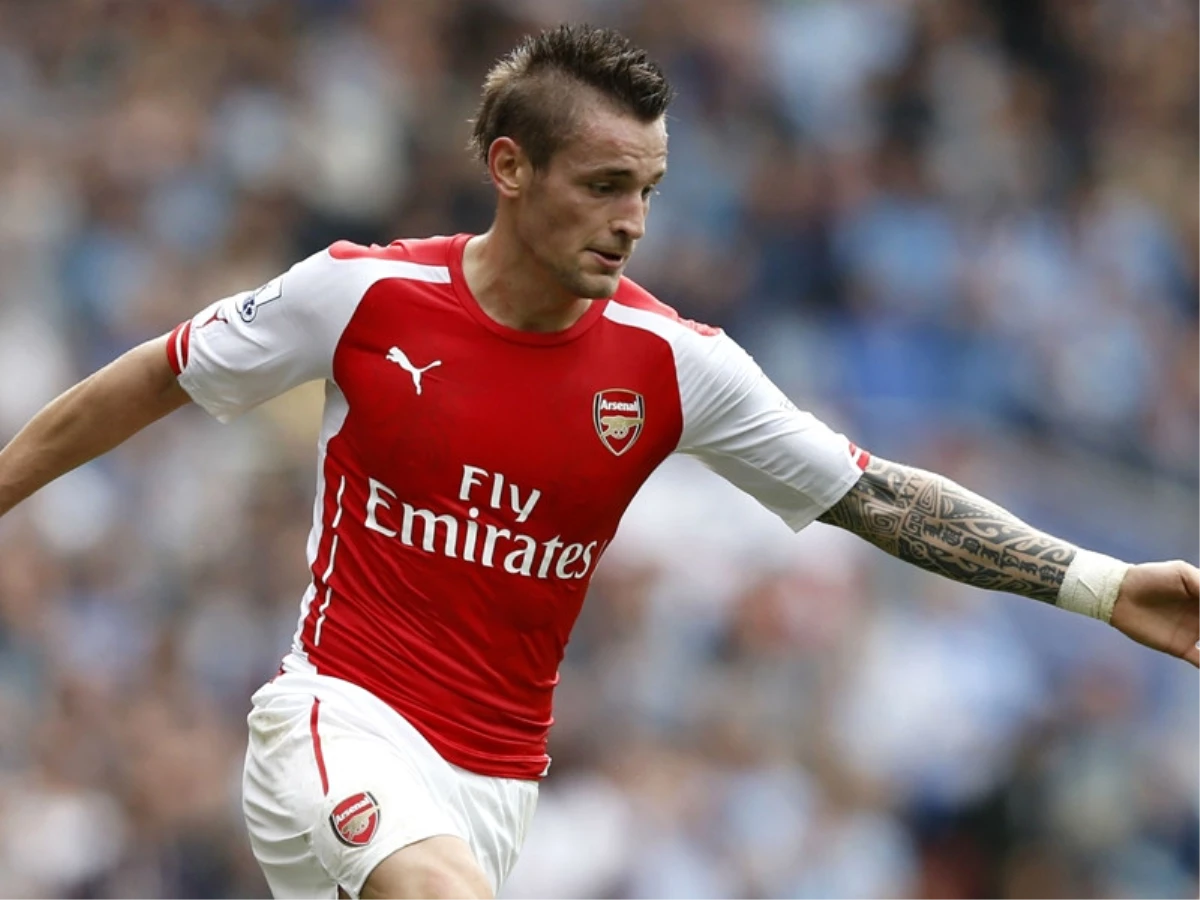 Arsenal\'e Debuchy\'den Kötü Haber