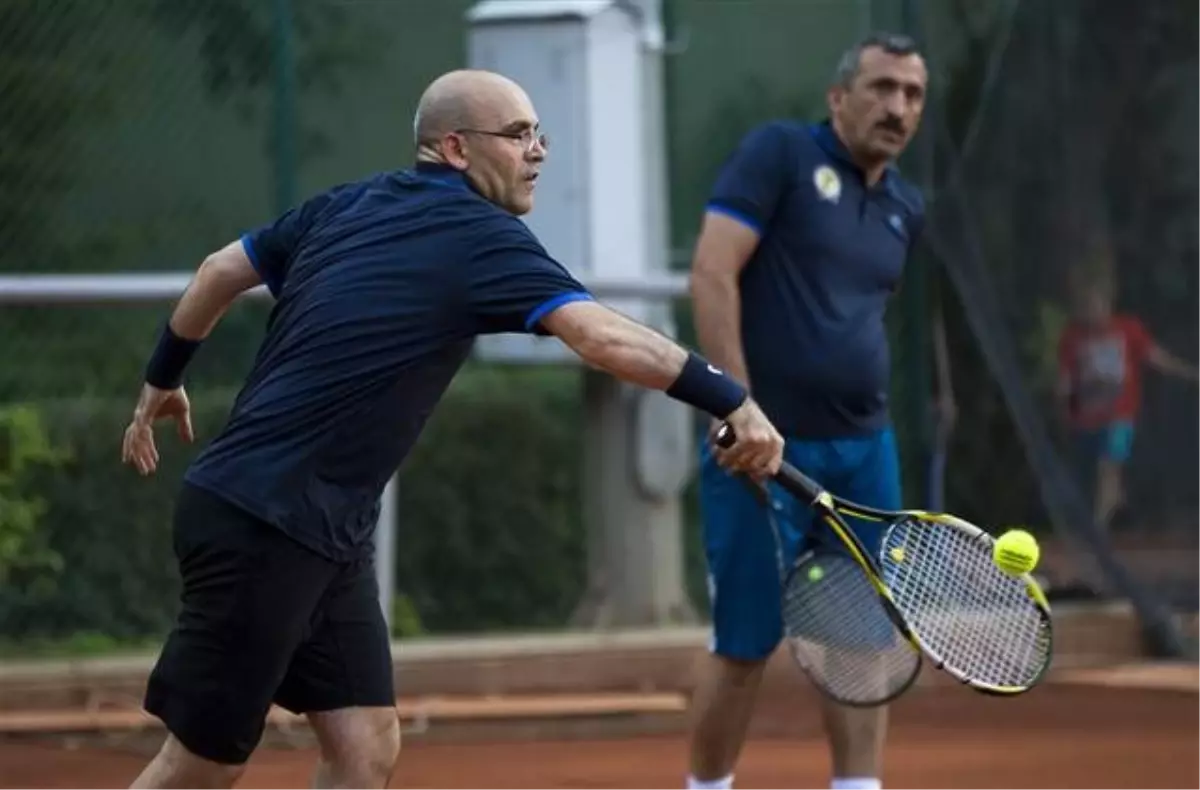 Bakan Şimşek Tenis Turnuvasında Yarı Finale Yükseldi