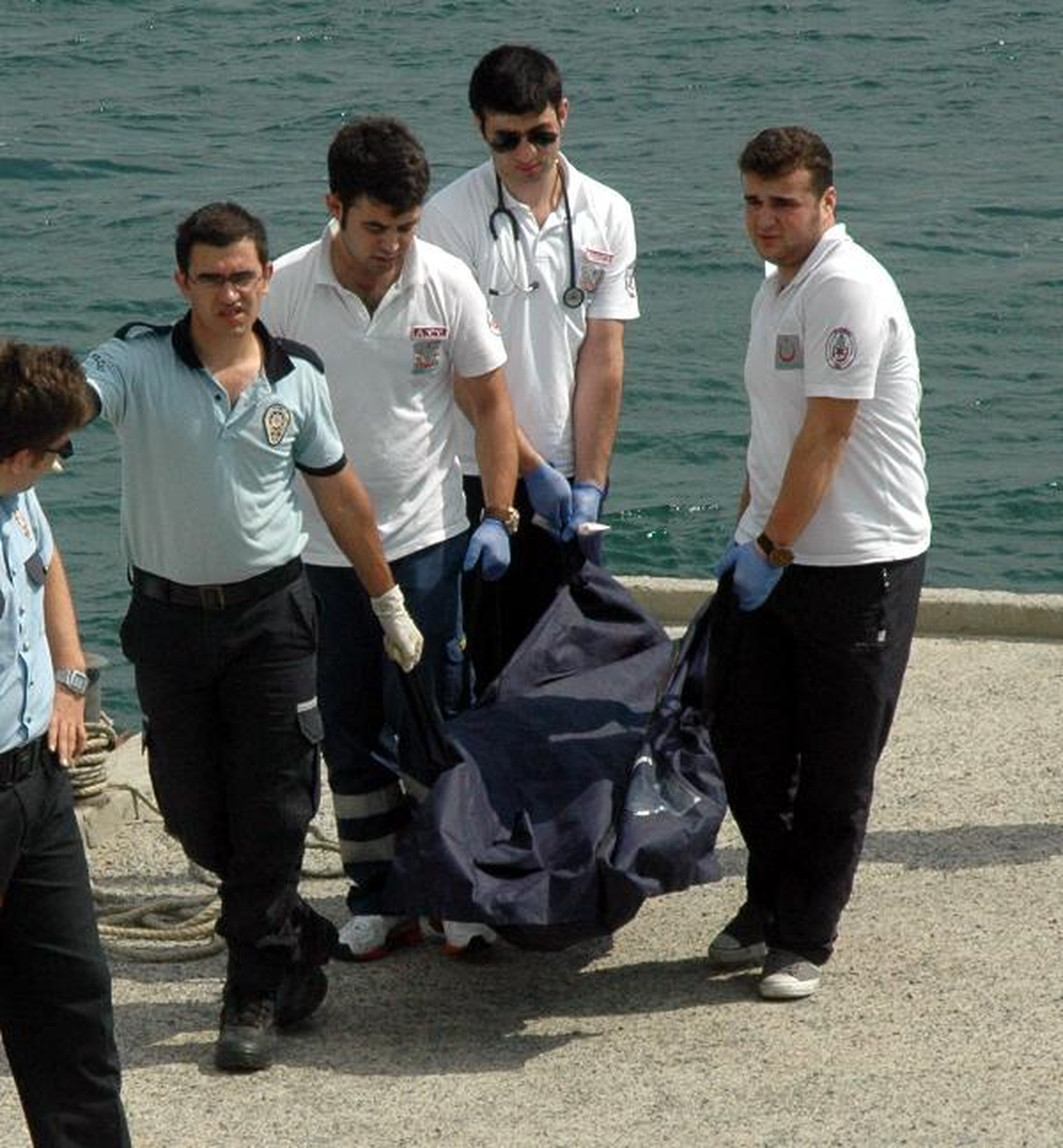 Denizden Erkek Cesedi Çıktı
