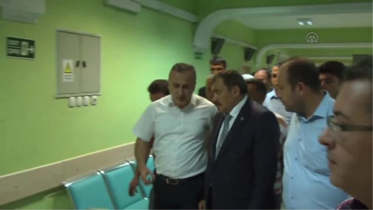 Eroğlu, Antalya-Isparta karayolundaki kazada yaralananları ziyaret etti -