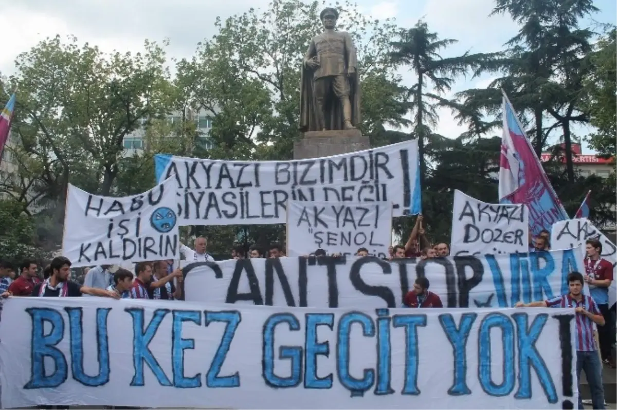 Trabzonspor Taraftarı Akyazı\'yı Protesto Etti