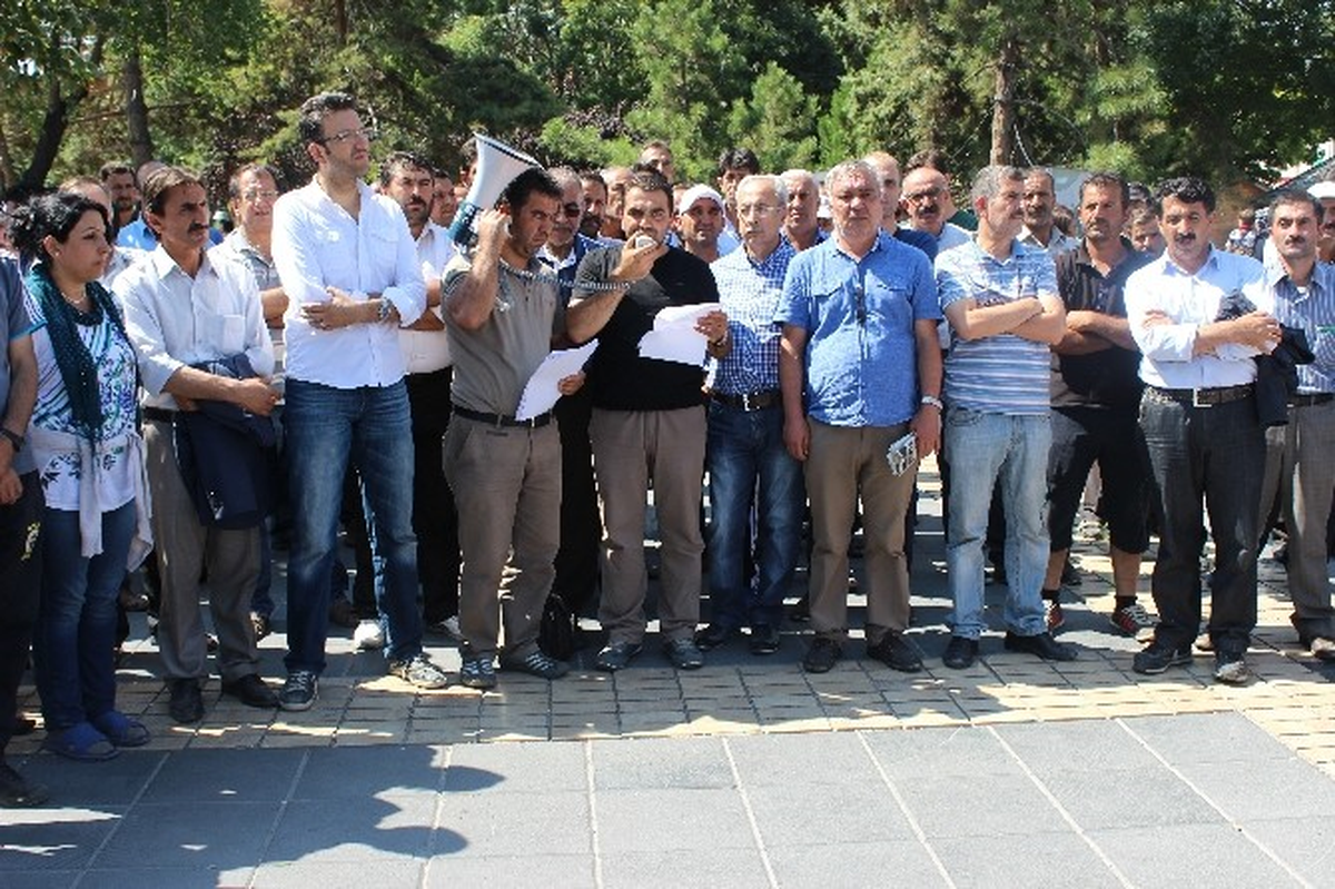 Van\'dan Ankara\'ya Giden 150 Kişilik Grup Kayseri\'de Açıklama Yaptı