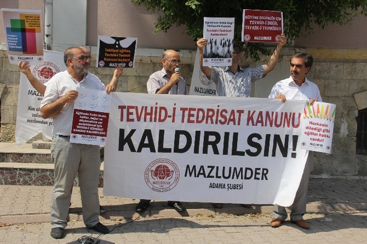 Adana\'da "Tevhid-İ Tedrisat Kanunu Kaldırılsın" Eylemi