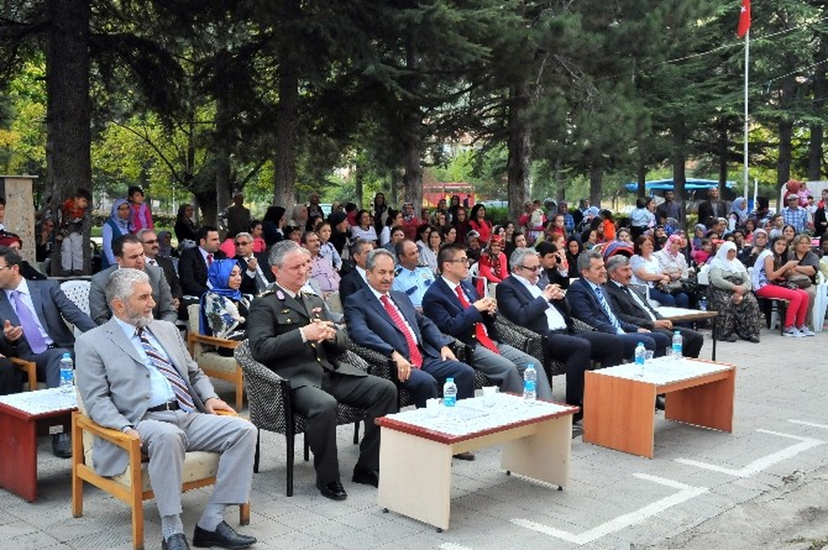 Akşehir'de 20 Bin 63 Öğrenci Ders Başı Yaptı