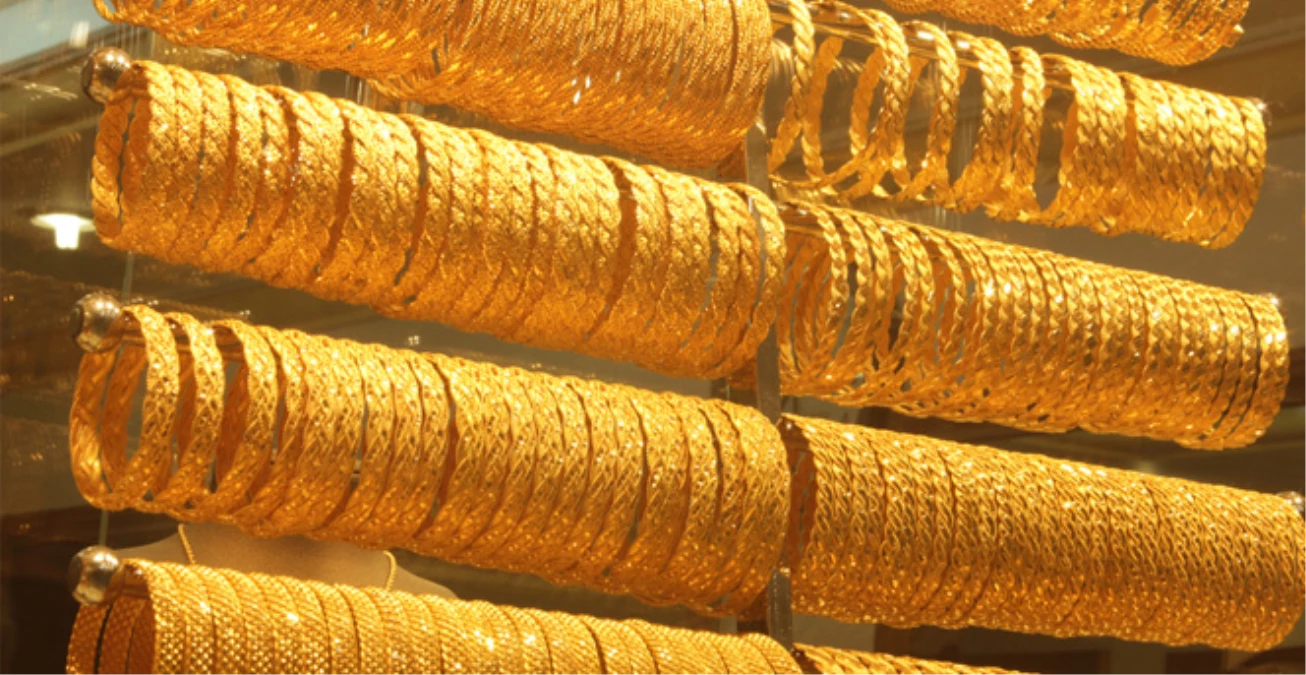 Altın, Ocak Fiyatlarına Düştü