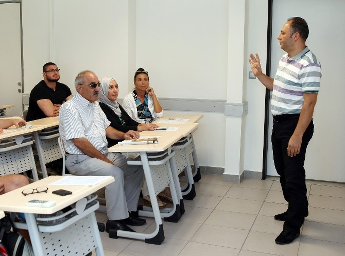 Kırmızı Işıkta Beklerken Kör Oldu