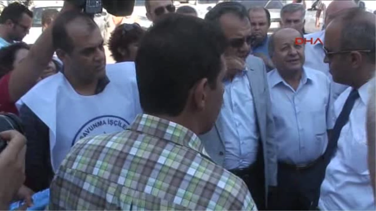 Antalya İşçilerden Belediye Önünde Eylem