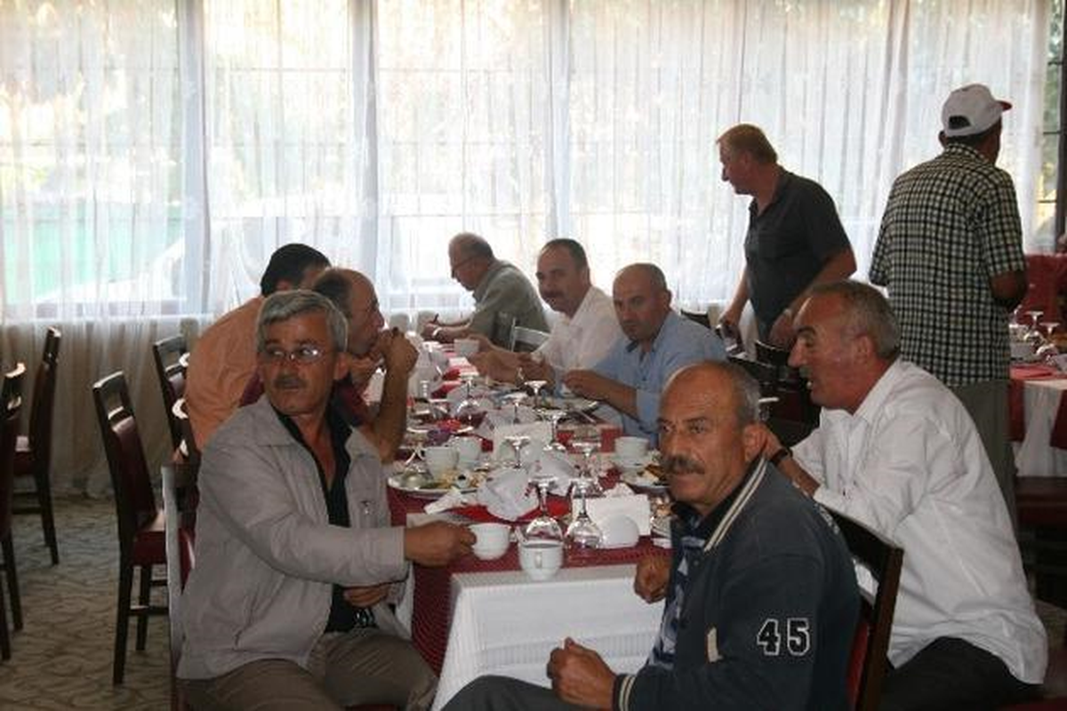 Düzce\'de Emekli Belediye Personeli Bir Araya Geldi
