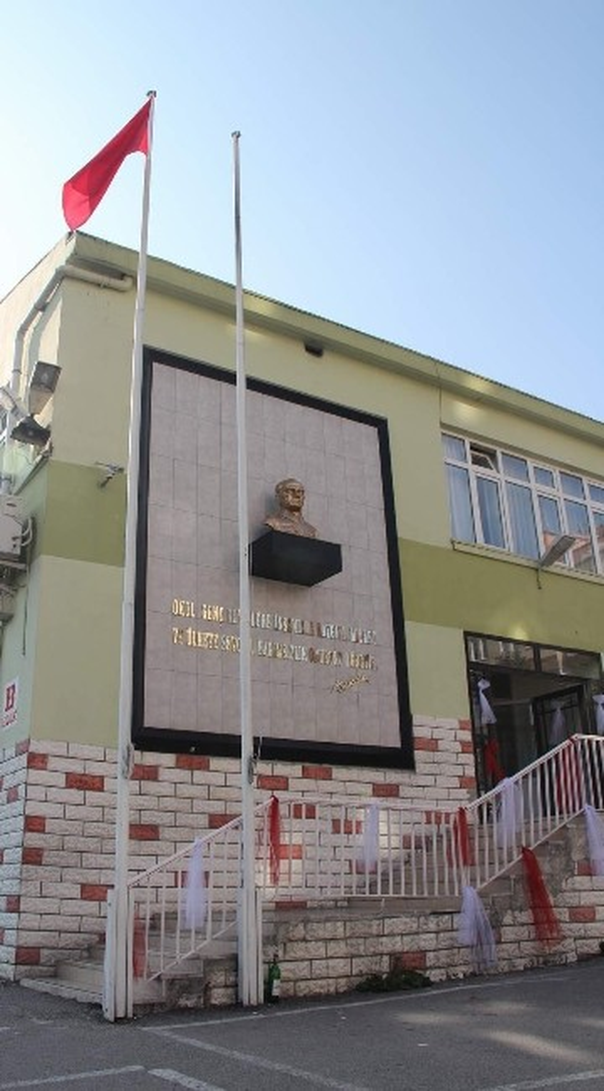 Kaybolan Türk Bayrağı Polisi Alarma Geçirdi