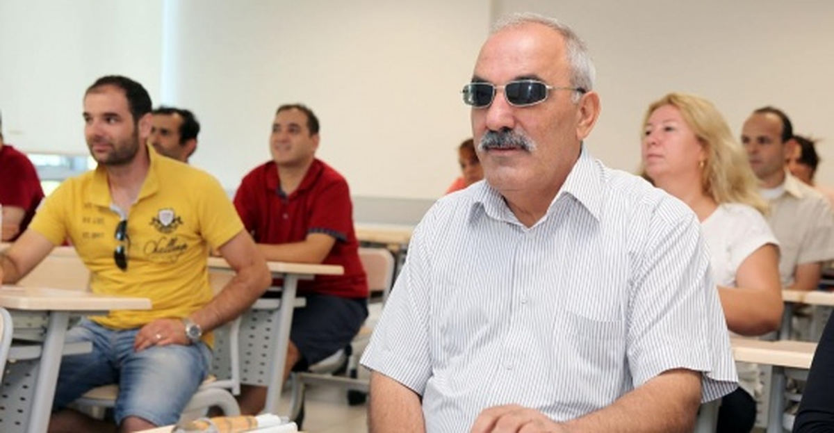 Kırmızı Işıkta Beklerken Kör Oldu