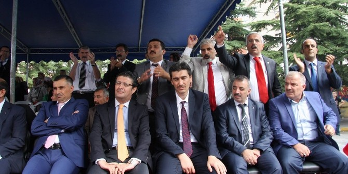 Milli Eğitim Müdürü Okulda Konuşurken, Protesto Şoku