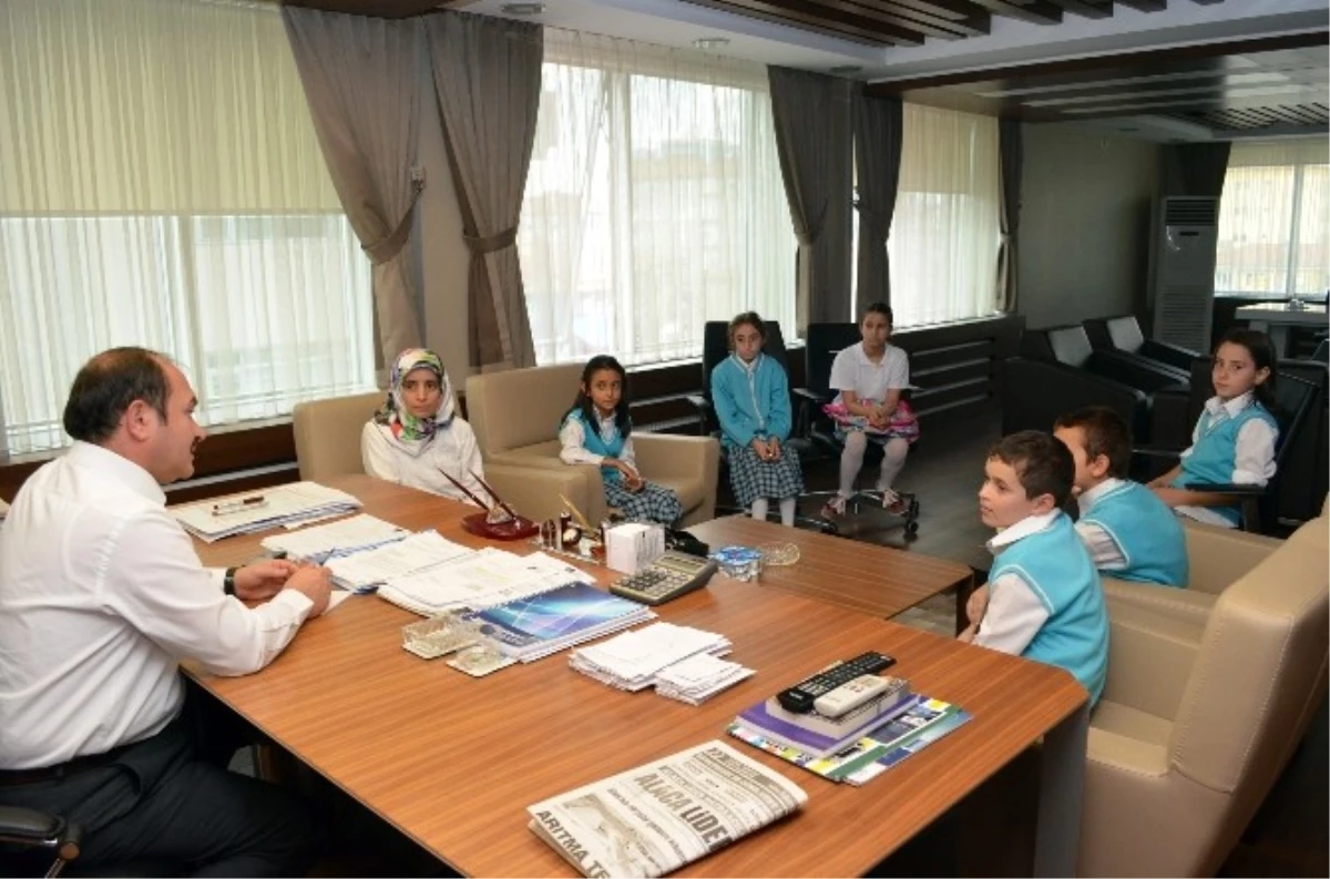 Öğrencilerden Başkan Eyvaz\'a Ziyaret