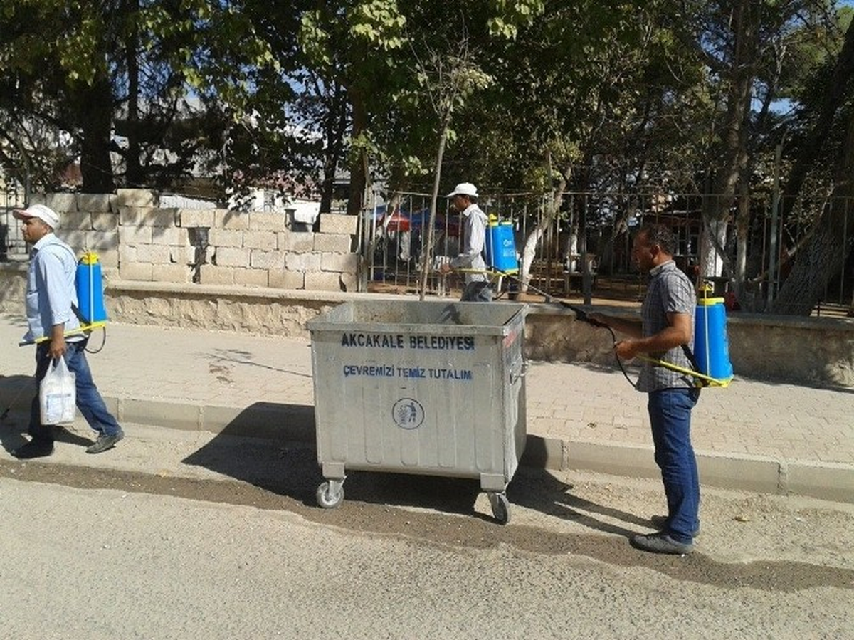 Şanlıurfa\'da Konteynerler Bile İlaçlanıyor