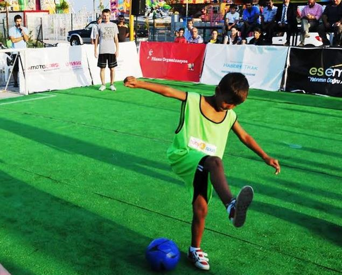 Süleymanpaşa Belediyesi\'nin Sponsorluğunda Futbol Turnuvası Düzenlendi