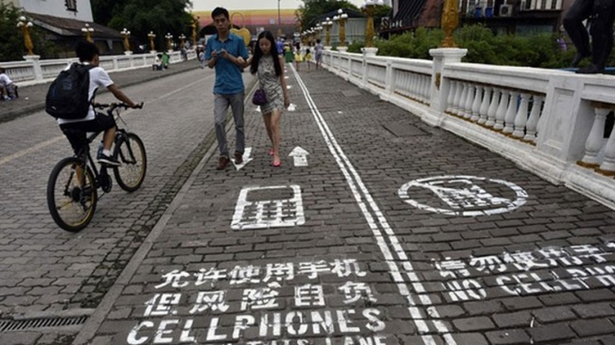 Telefon \'Bağımlılarına\' Özel Yol