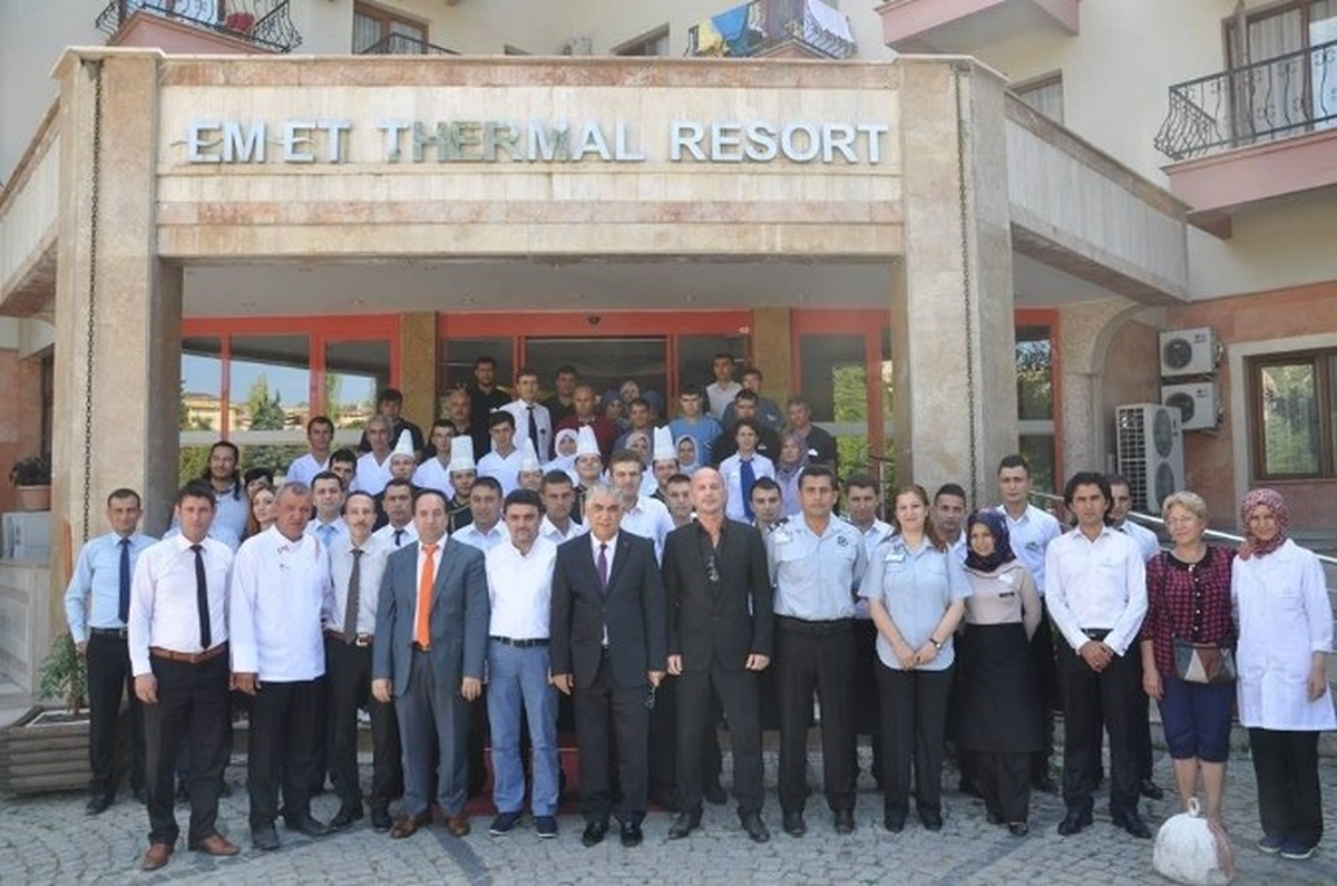 2013 En İyi Performans Ödülünün Sahibi Emet Termal