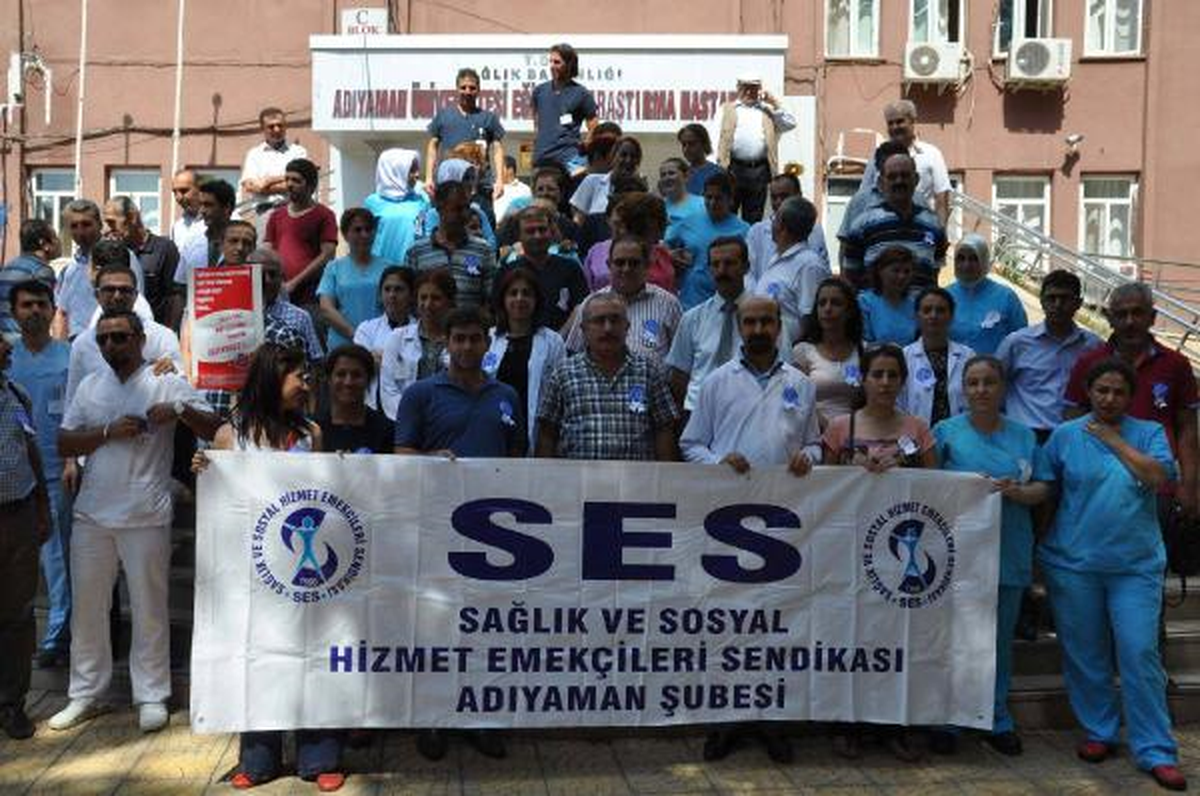 Adıyaman\'da Sağlık Çalışanlarından Protesto