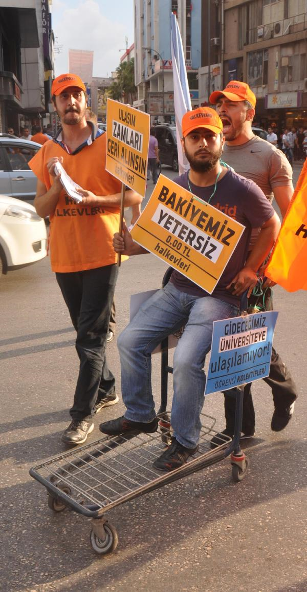Alışveriş Sepetiyle Zam Protestosu
